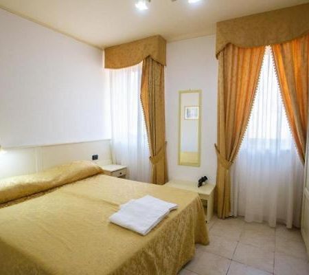 Oz House Bed & Breakfast Scalea Eksteriør bilde